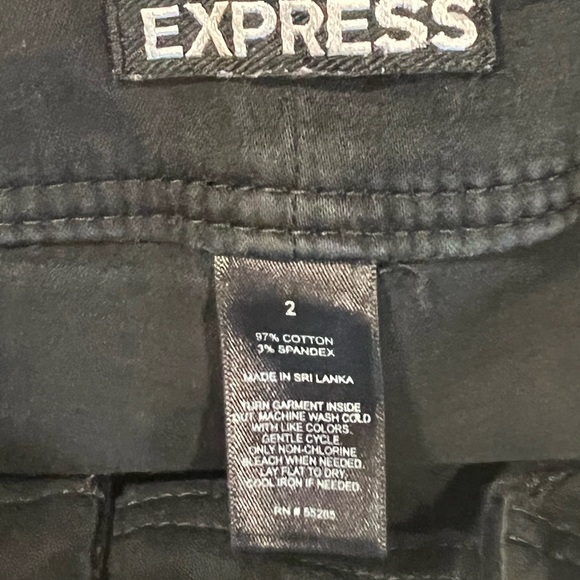 Express side button up, black high-rise shorts - Picture 2 of 2